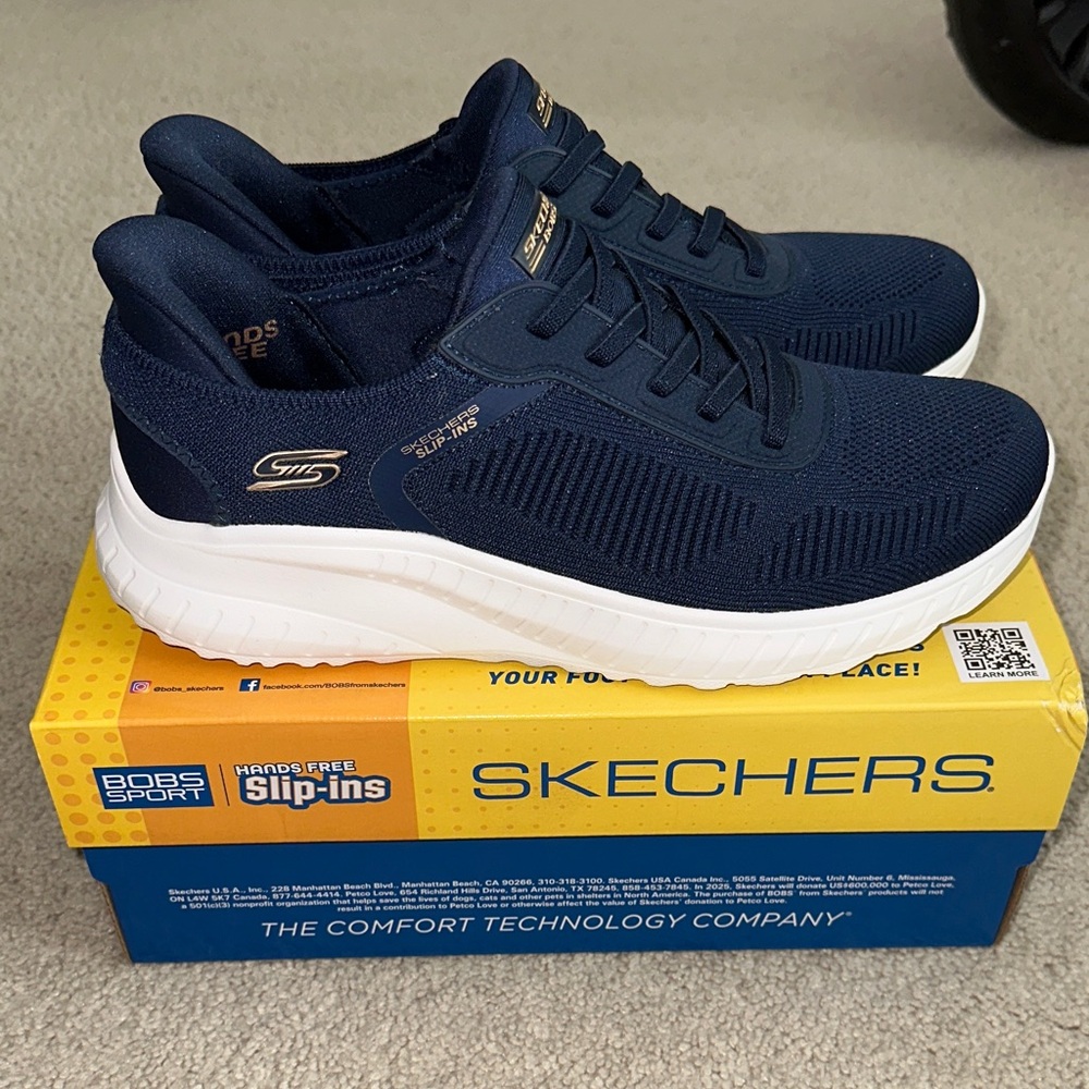 Skechers Women’s Navy Hands Free Slip-Ins Athletic Sneakers 8.5